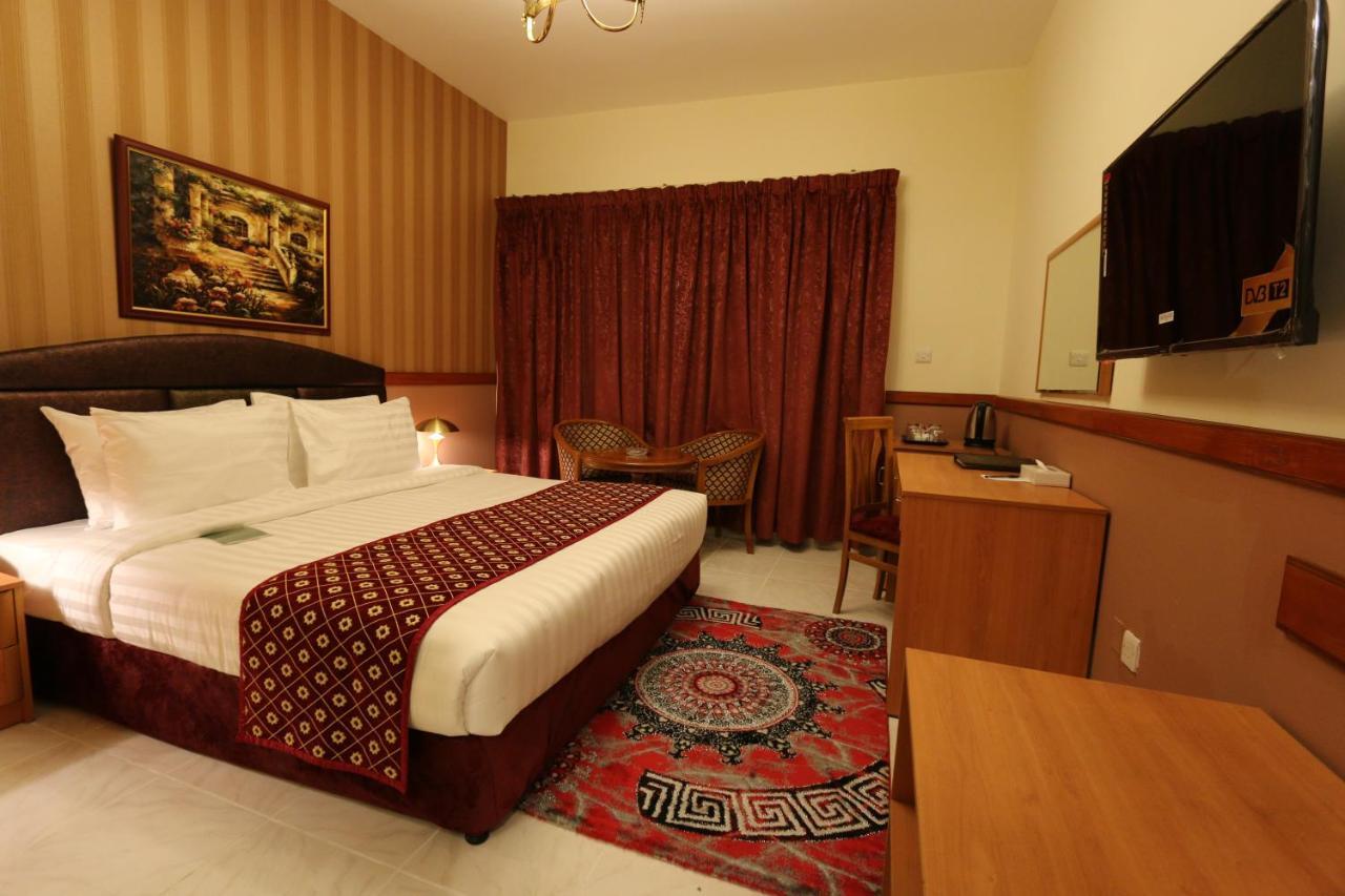New California Hotel Dubai Buitenkant foto