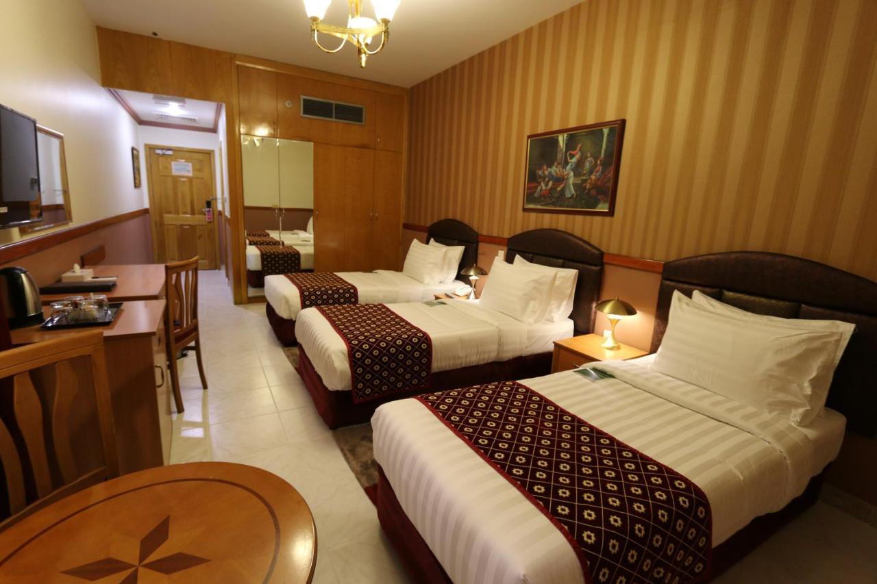 New California Hotel Dubai Buitenkant foto