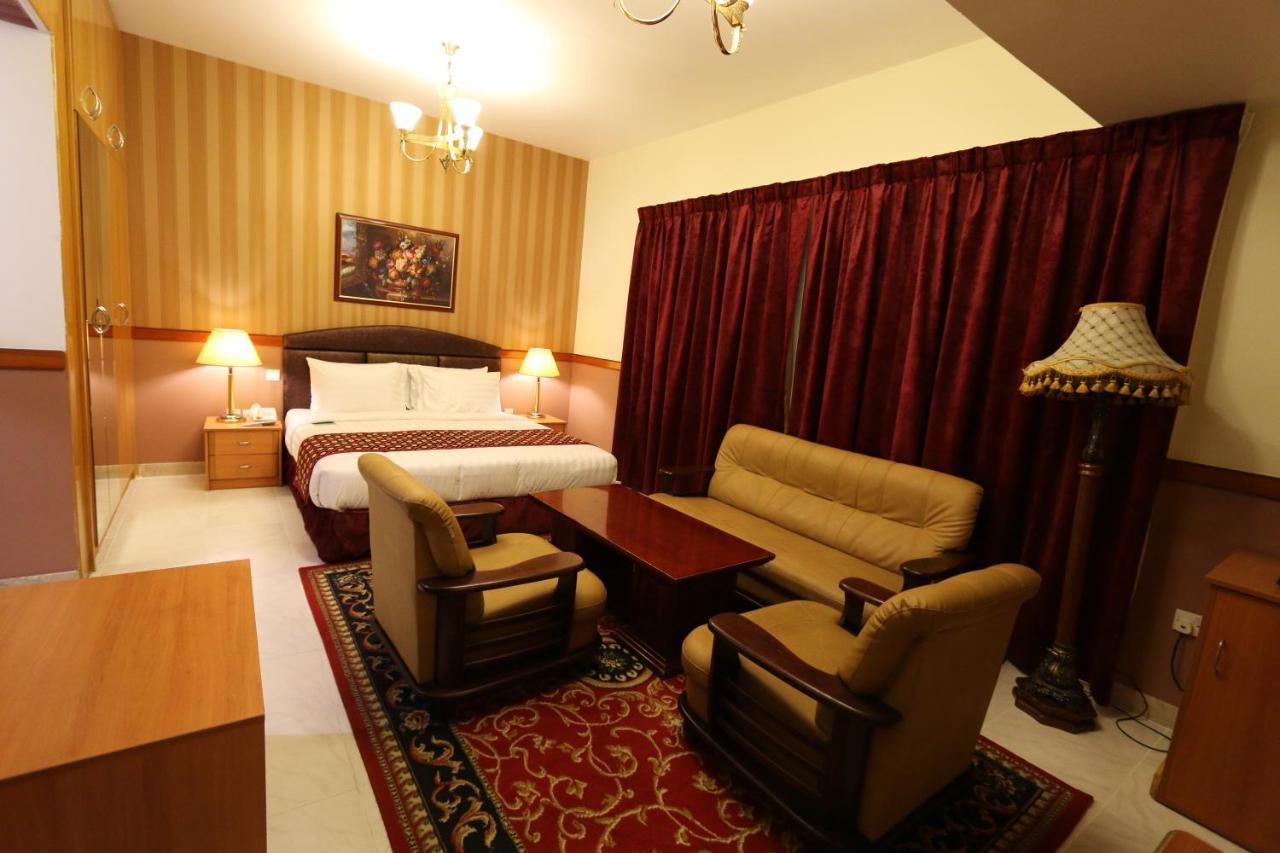 New California Hotel Dubai Buitenkant foto