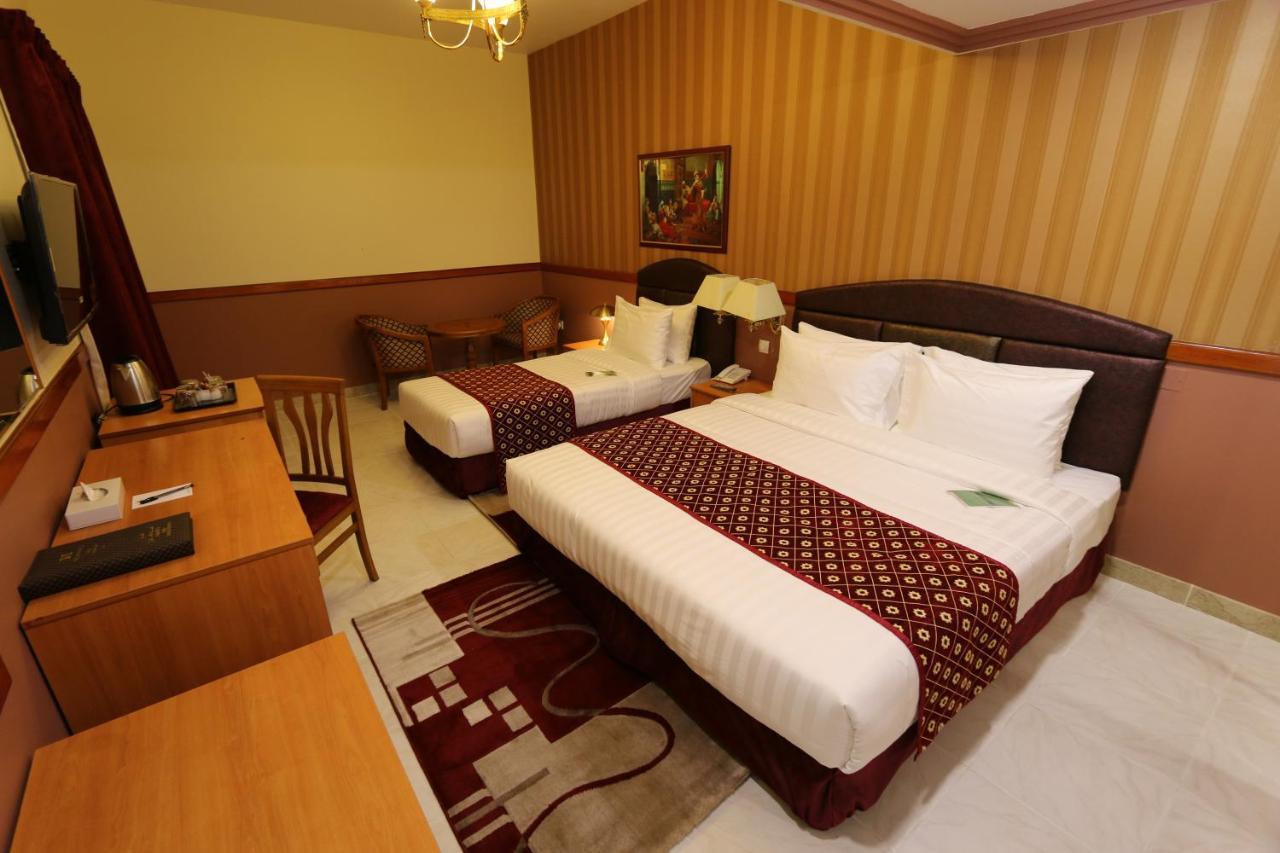 New California Hotel Dubai Buitenkant foto